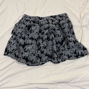 Aeropostale Elephant Print Mini Skirt • Black & White • Size Large • EUC